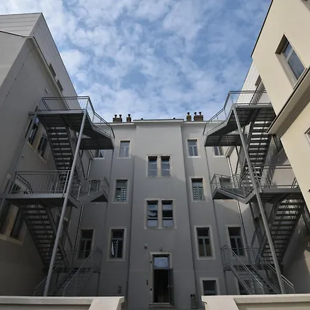 Auberge de jeunesse Sc & *